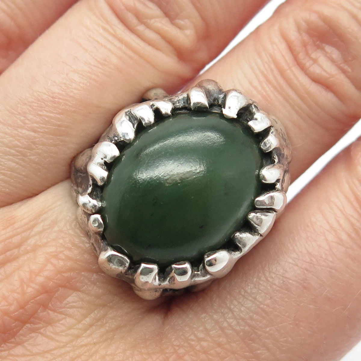 925 Sterling Silver Vintage Real Jade Gemstone Oval Ring Size 8.25