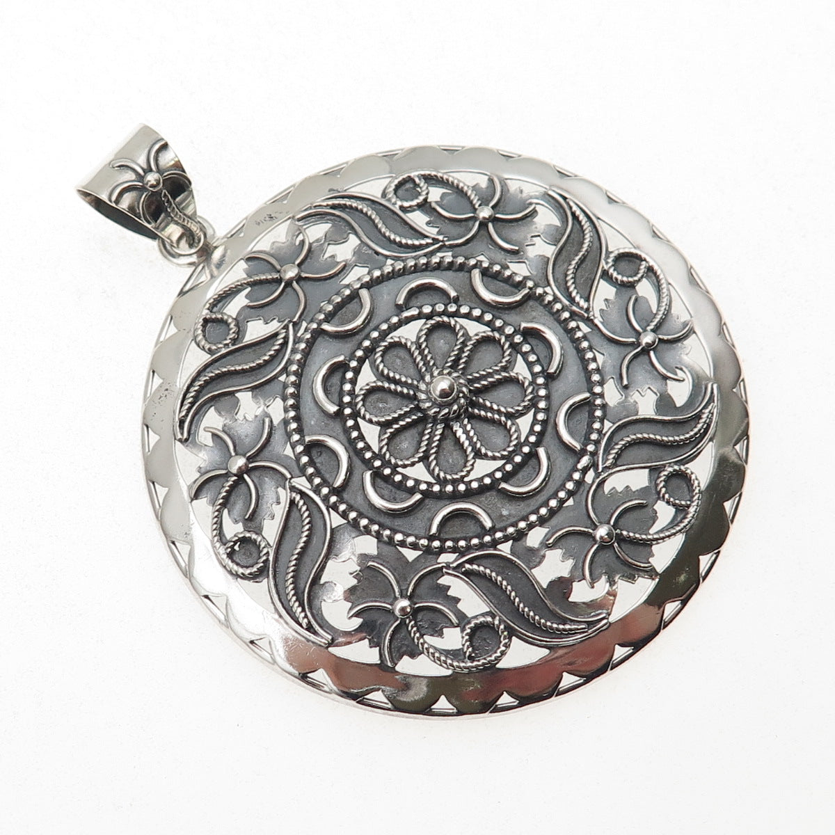 DP Doug Paulus 925 Sterling Silver Vintage Floral Disc Oxidized Pendant
