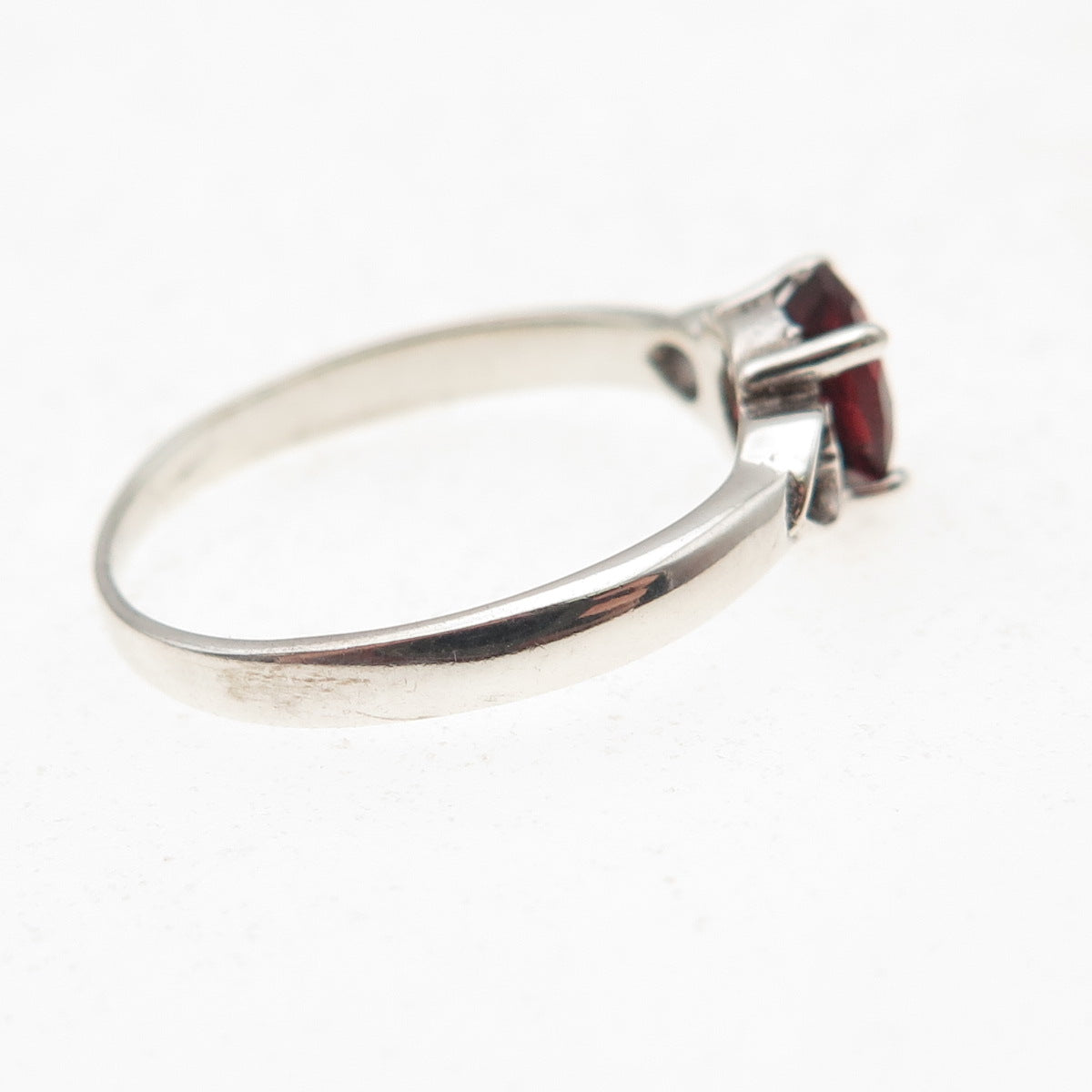 925 Sterling Silver Vintage Real Oval-Cut Red Garnet Heart Ring Size 6.25