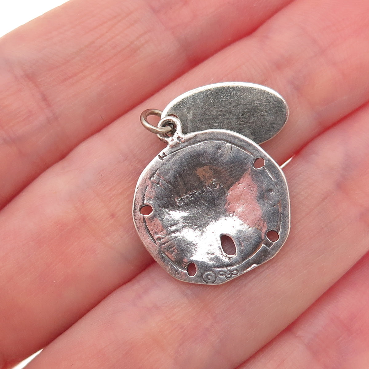 Shube 925 Sterling Silver Vintage Virginia State Sand Dollar Oxidized Pendant