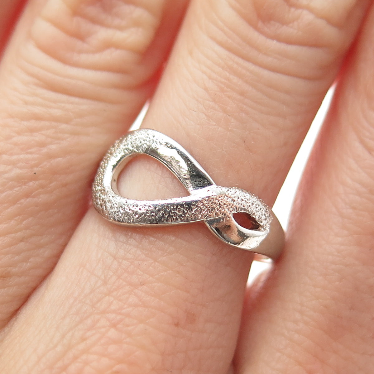 CHARLES WINSTON 925 Sterling Silver Vintage Infinity Symbol Ring Size 8