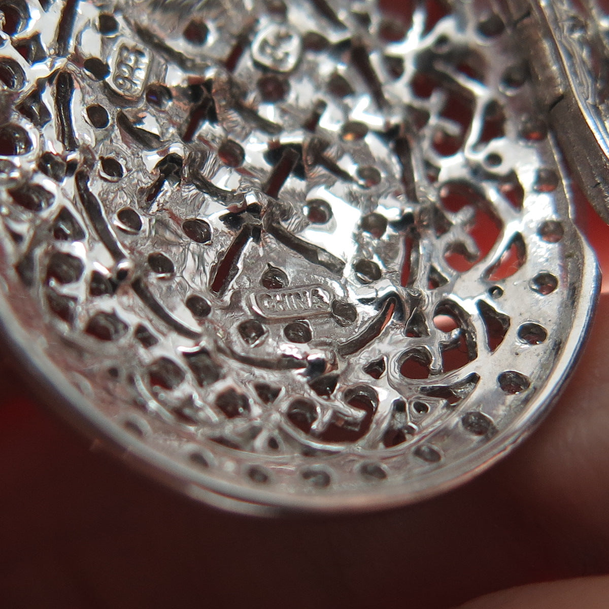 925 Sterling Silver Round-Cut Shaped C Z Ornate Oval Locket Pendant