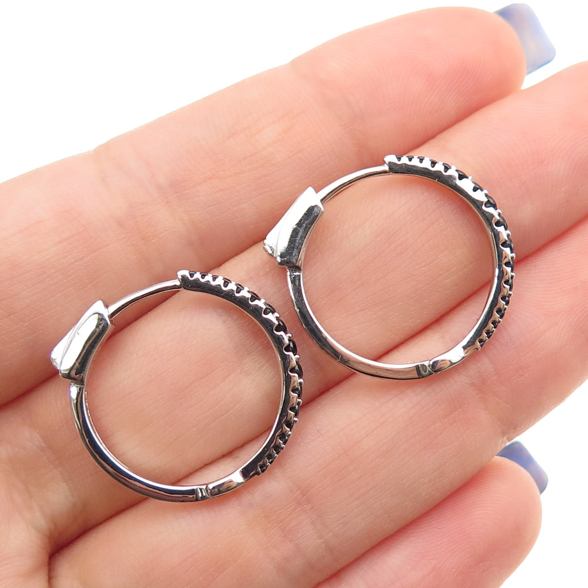 925 Sterling Silver Round-Cut Graduated Black C Z Hoop Earrings