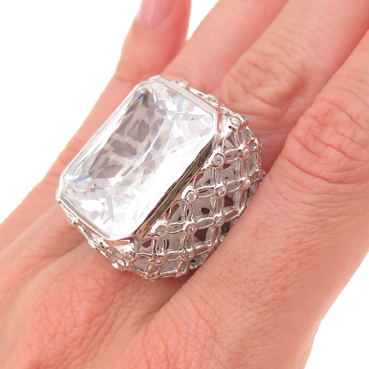925 Sterling Silver Radiant & Round-Cut C Z Statement Ring Size 7