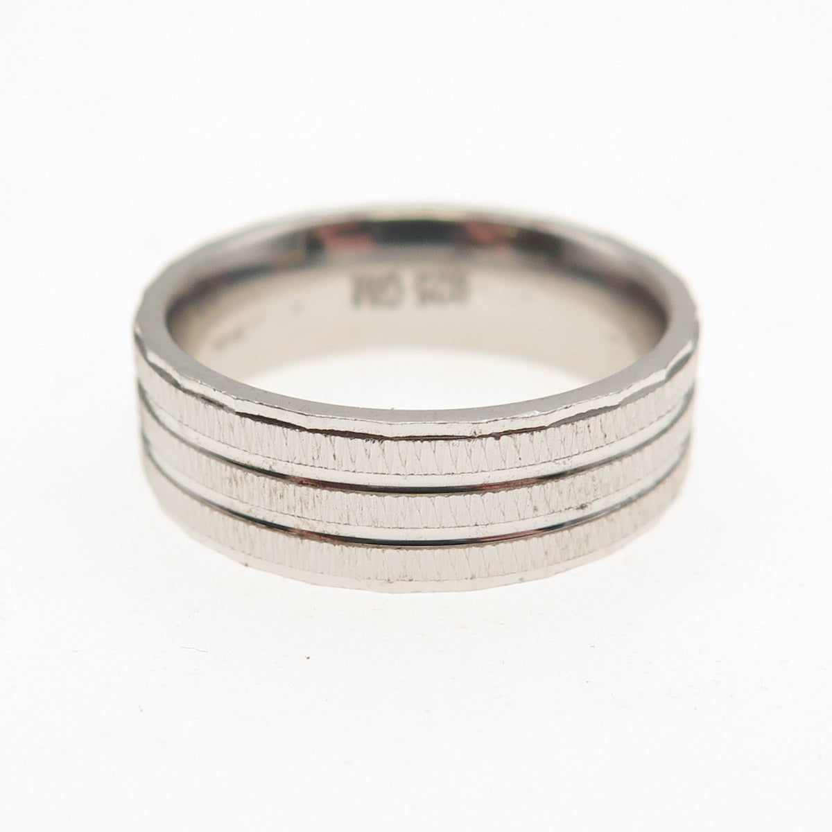 925 Sterling Silver Lined Band Ring Size 5.25