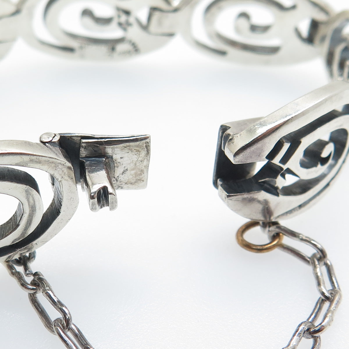 925 Sterling Silver Vintage Mexico Aztec Spiral Panel Link Bracelet 6.75"
