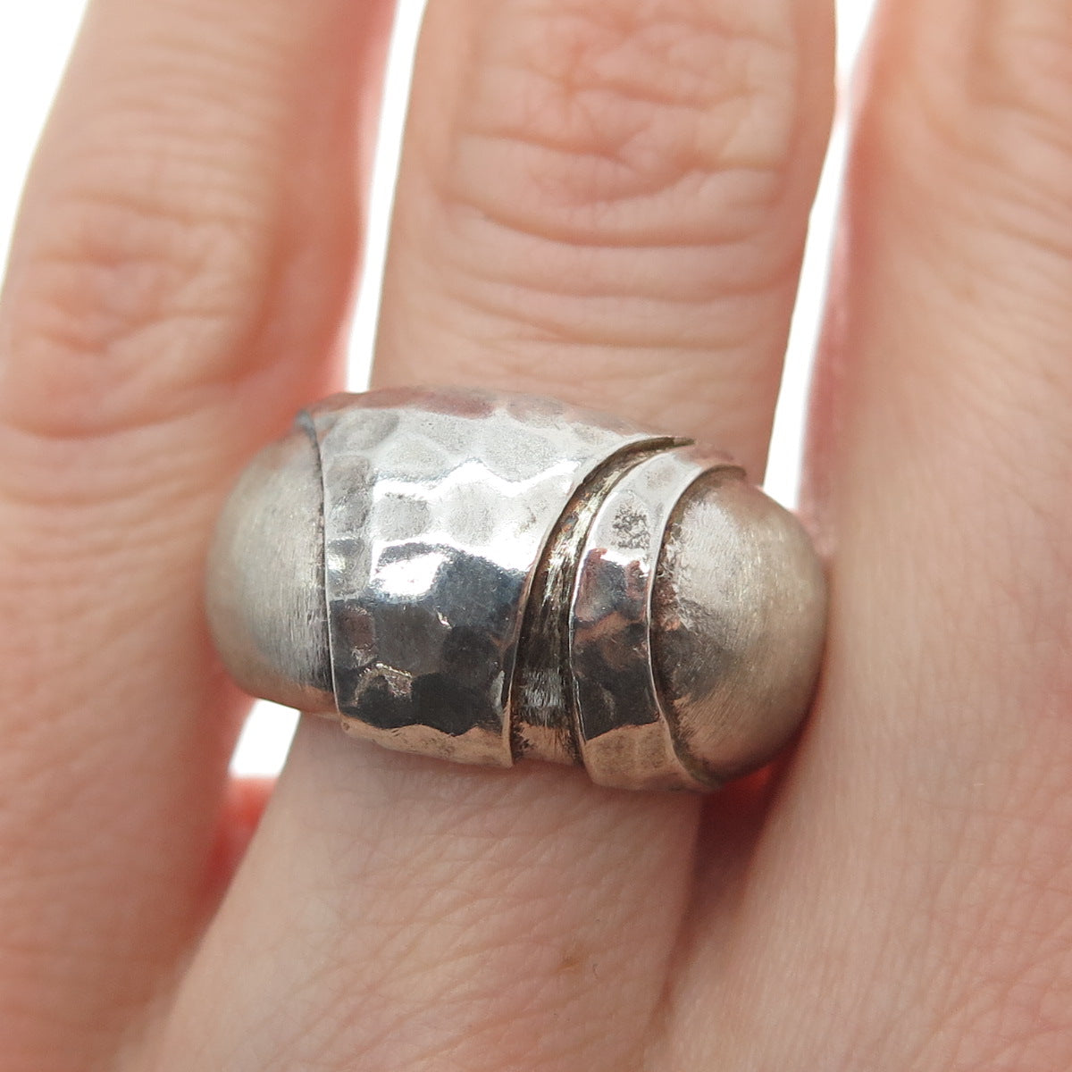 925 Sterling Silver Vintage Modernist Hammered Oxidized Ring Size 6.5