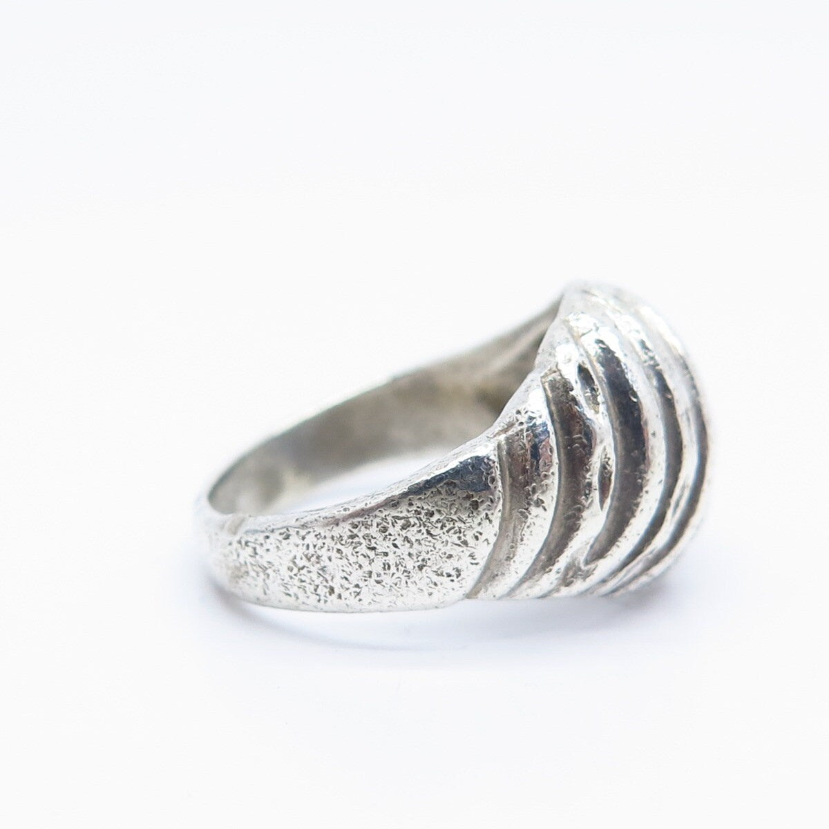 925 Sterling Silver Vintage Ribbed Ring Size 7.75