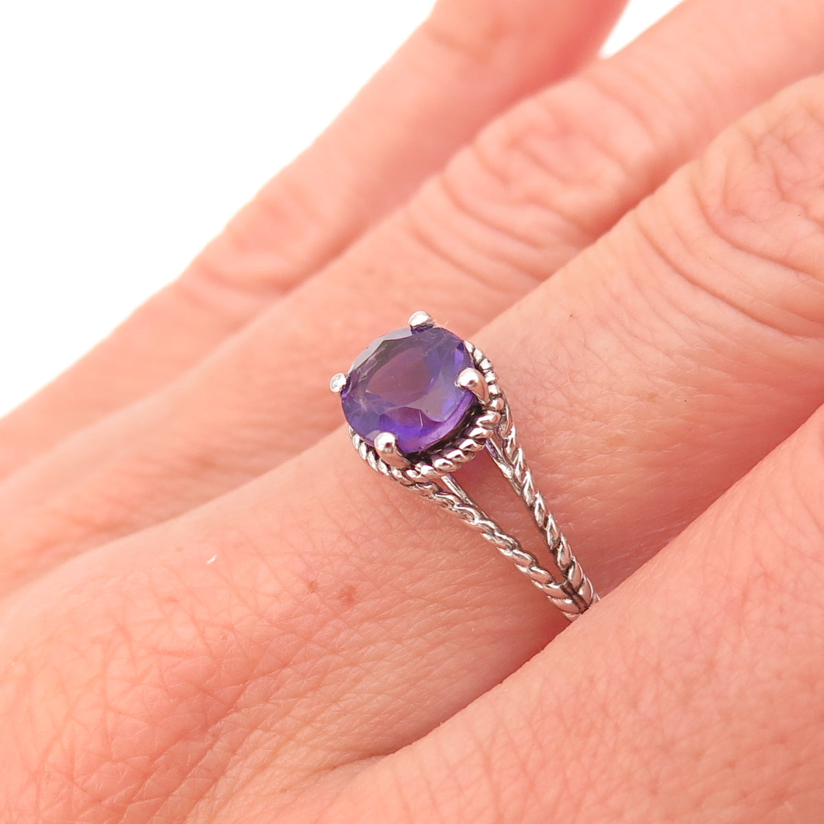 925 Sterling Silver Vintage Real Round-Cut Amethyst Oxidized Ring Size 7.25