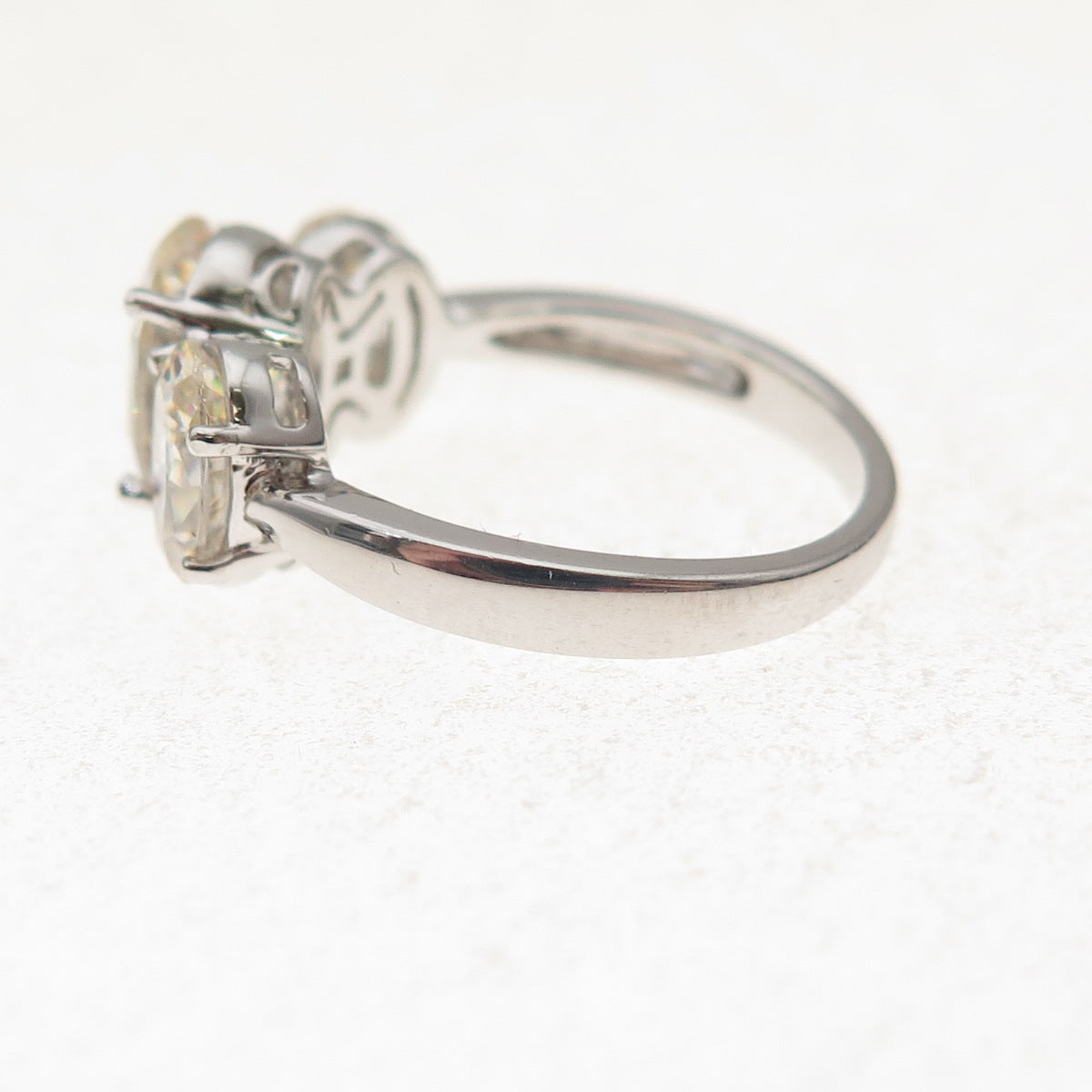 925 Sterling Silver Oval-Cut Canary C Z Engagement Ring Size 5.25