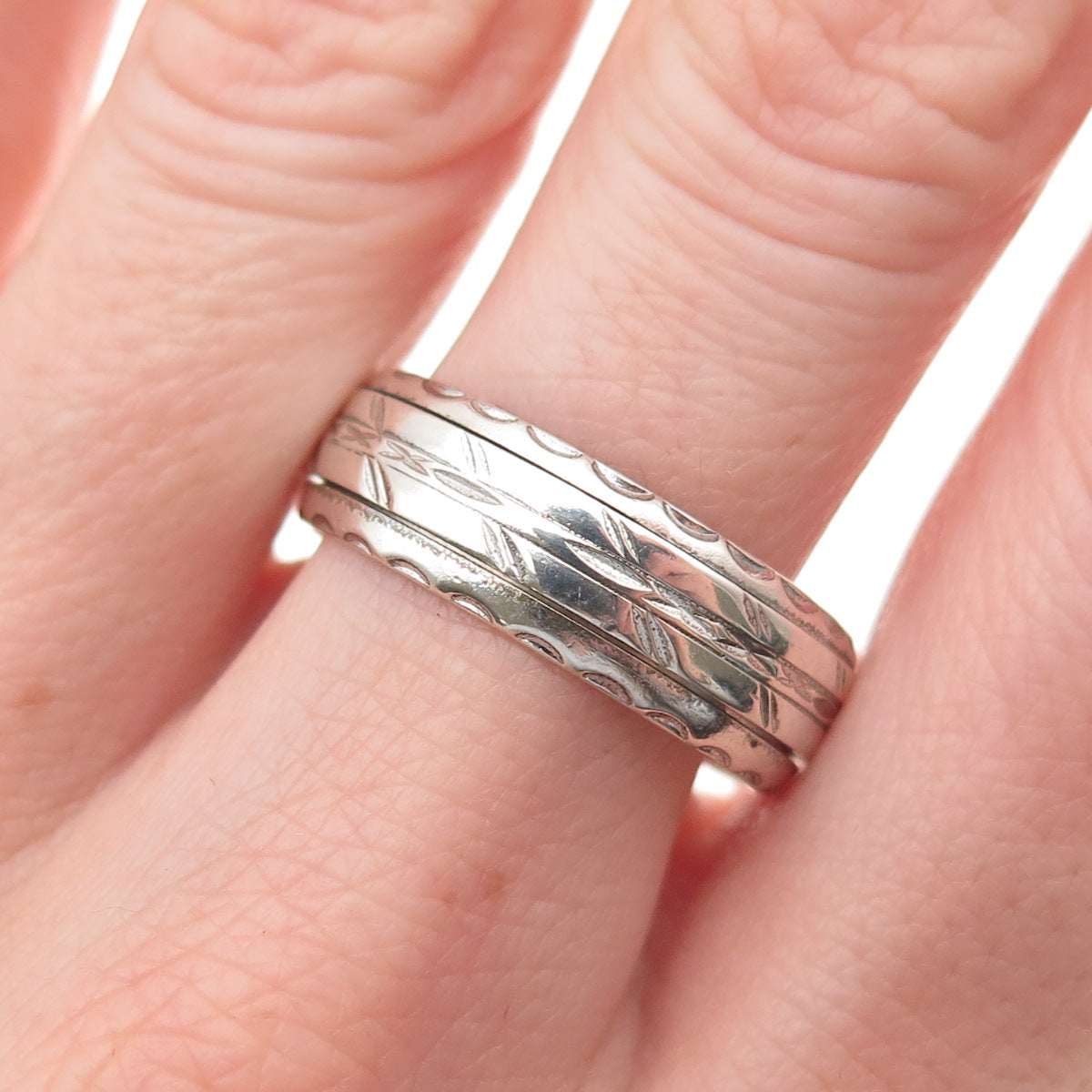 925 Sterling Silver Vintage Textured Rotating Band Ring Size 10.5