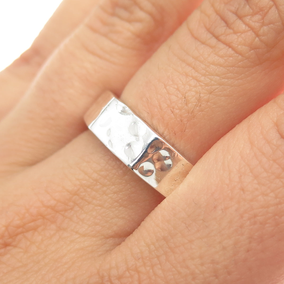 925 Sterling Silver Vintage Modernist Hammered Band Ring Size 9.25