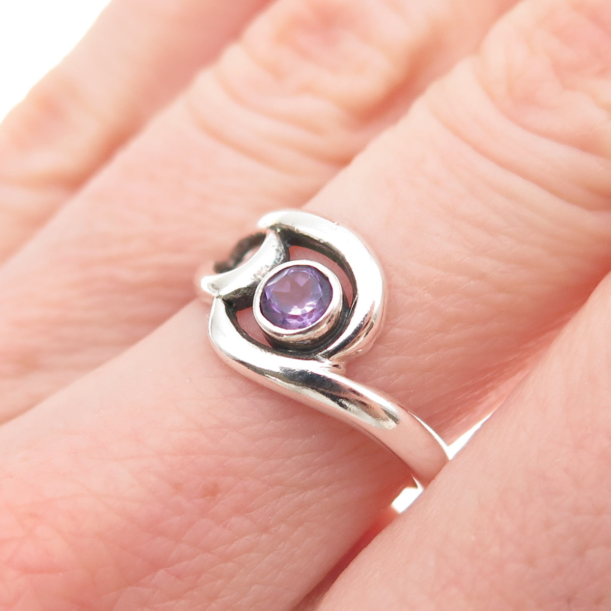 925 Sterling Silver Vintage Real Amethyst Modernist Swirl Ring Size 6.75