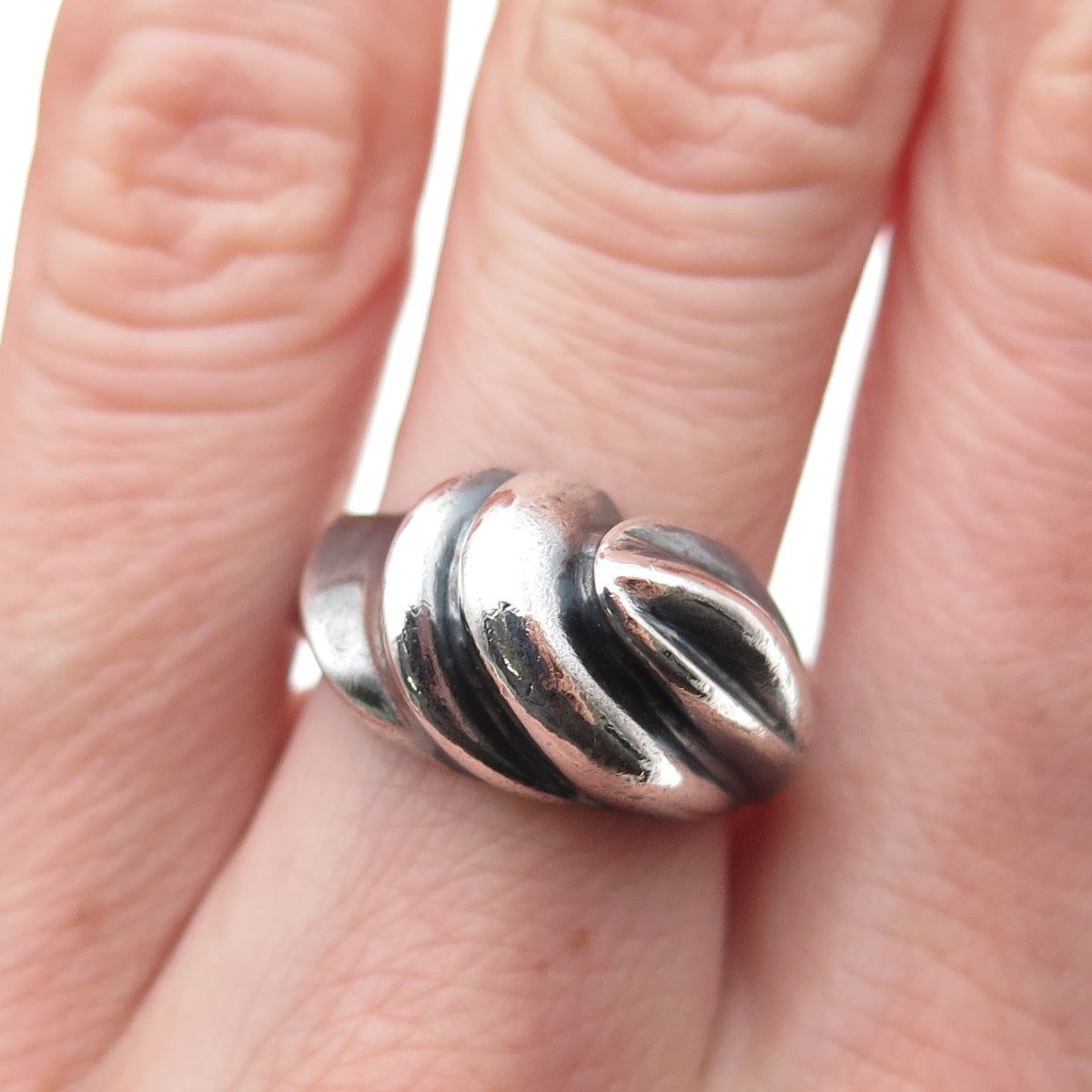 925 Sterling Silver Vintage Modernist Wavy Dome Oxidized Ring Size 7.25
