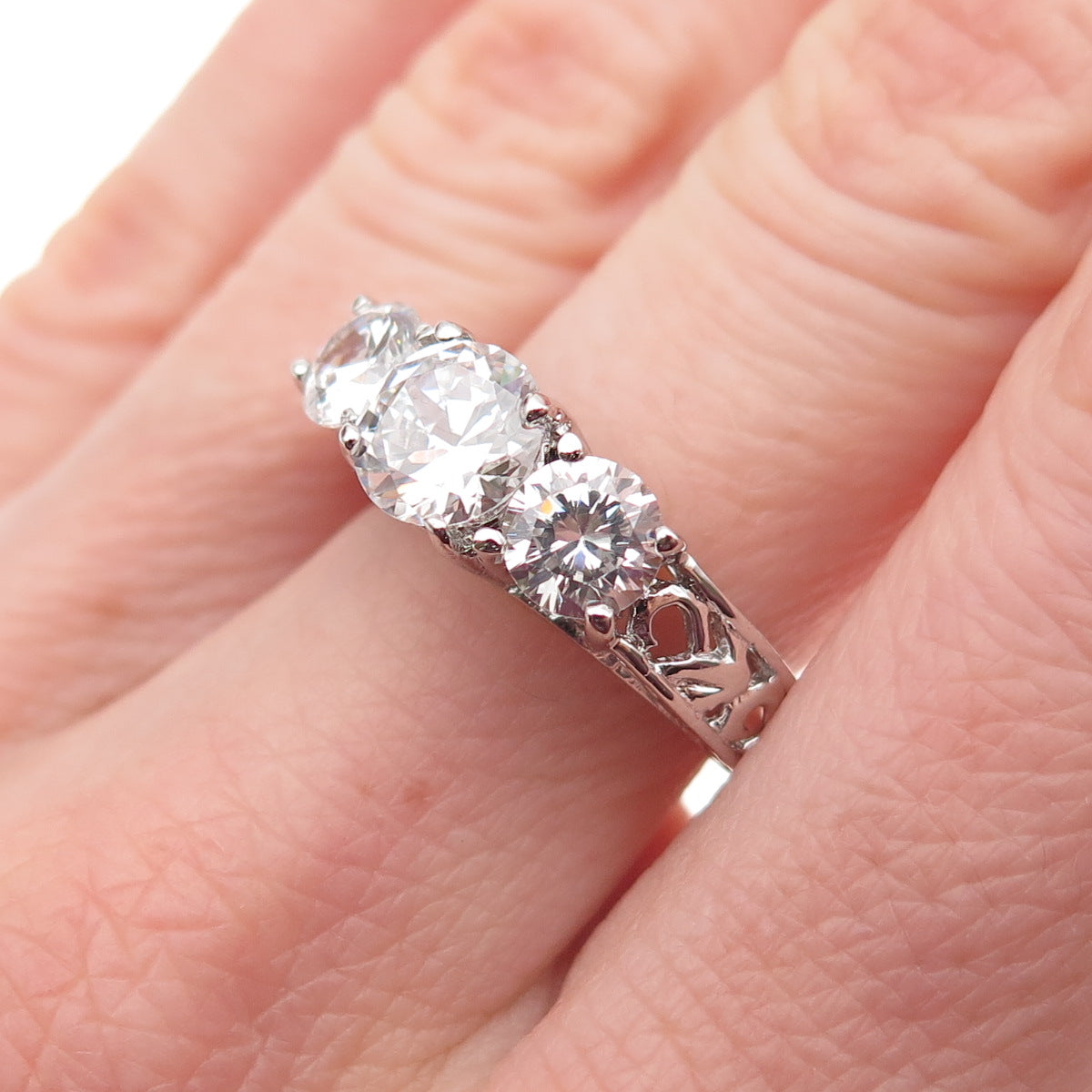 925 Sterling Silver Round-Cut C Z Floral Engagement Ring Size 6
