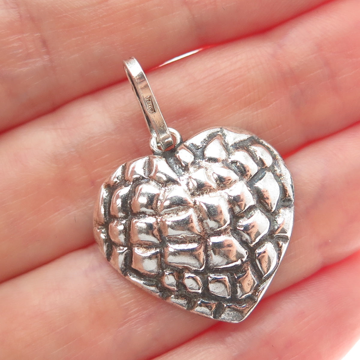 925 Sterling Silver Vintage Italy Dragon Skin Heart Oxidized Charm Pendant