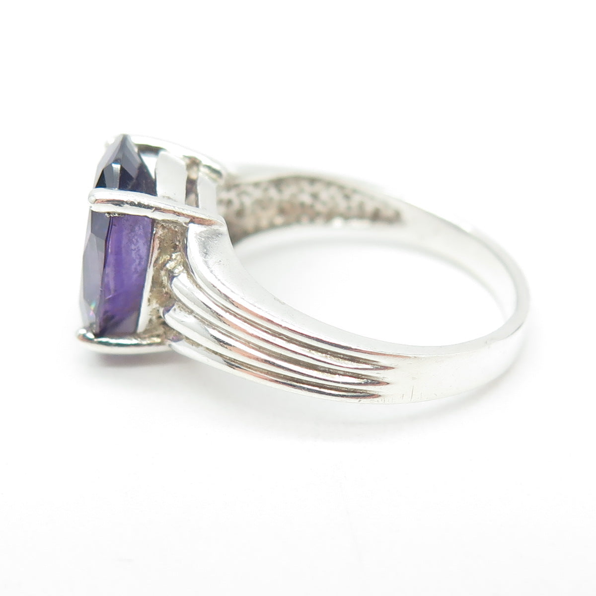 925 Sterling Silver Oval-Cut Purple-Color C Z Ring Size 7