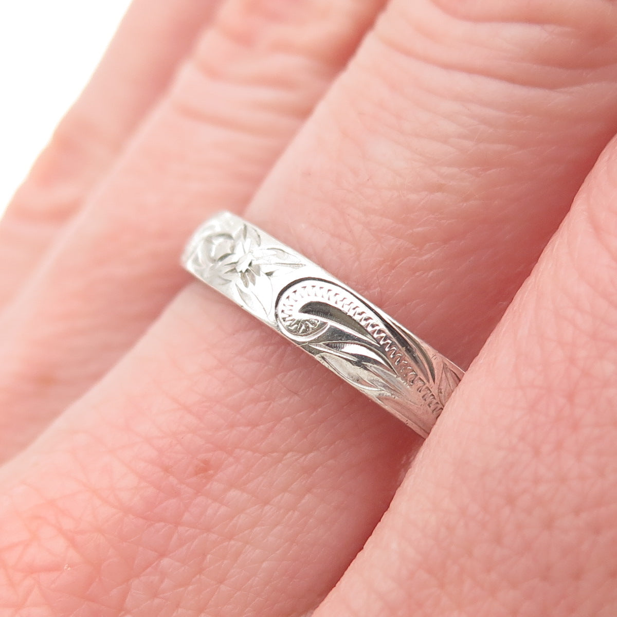 925 Sterling Silver Engraved Floral Wedding Band Ring Size 8.5