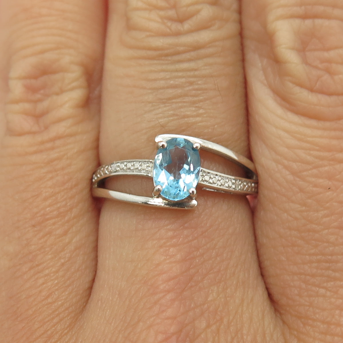 925 Sterling Silver Real Round-Cut Diamond & Blue Topaz Bypass Ring Size 6.75