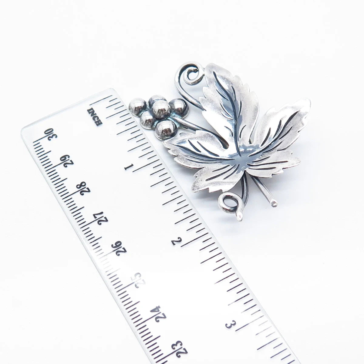 925 Sterling Silver Vintage Damaso Gallegos Taxco Grapes & Leaf Pin Brooch
