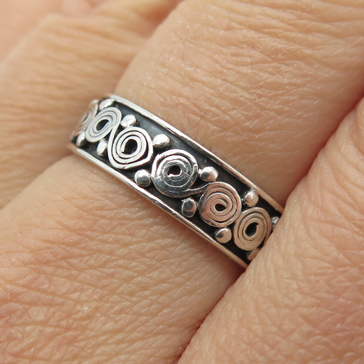 925 Sterling Silver Vintage Spiral / Swirl Band Ring Size 9