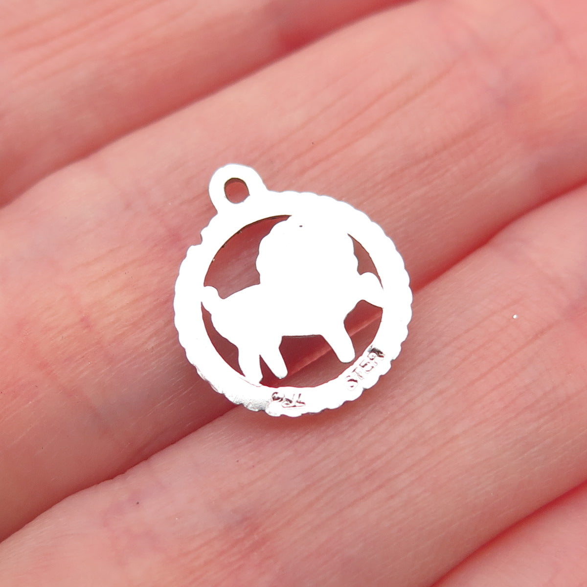 Rembrandt 925 Sterling Silver Vintage Leo Zodiac Diamond-Cut Mini Charm Pendant