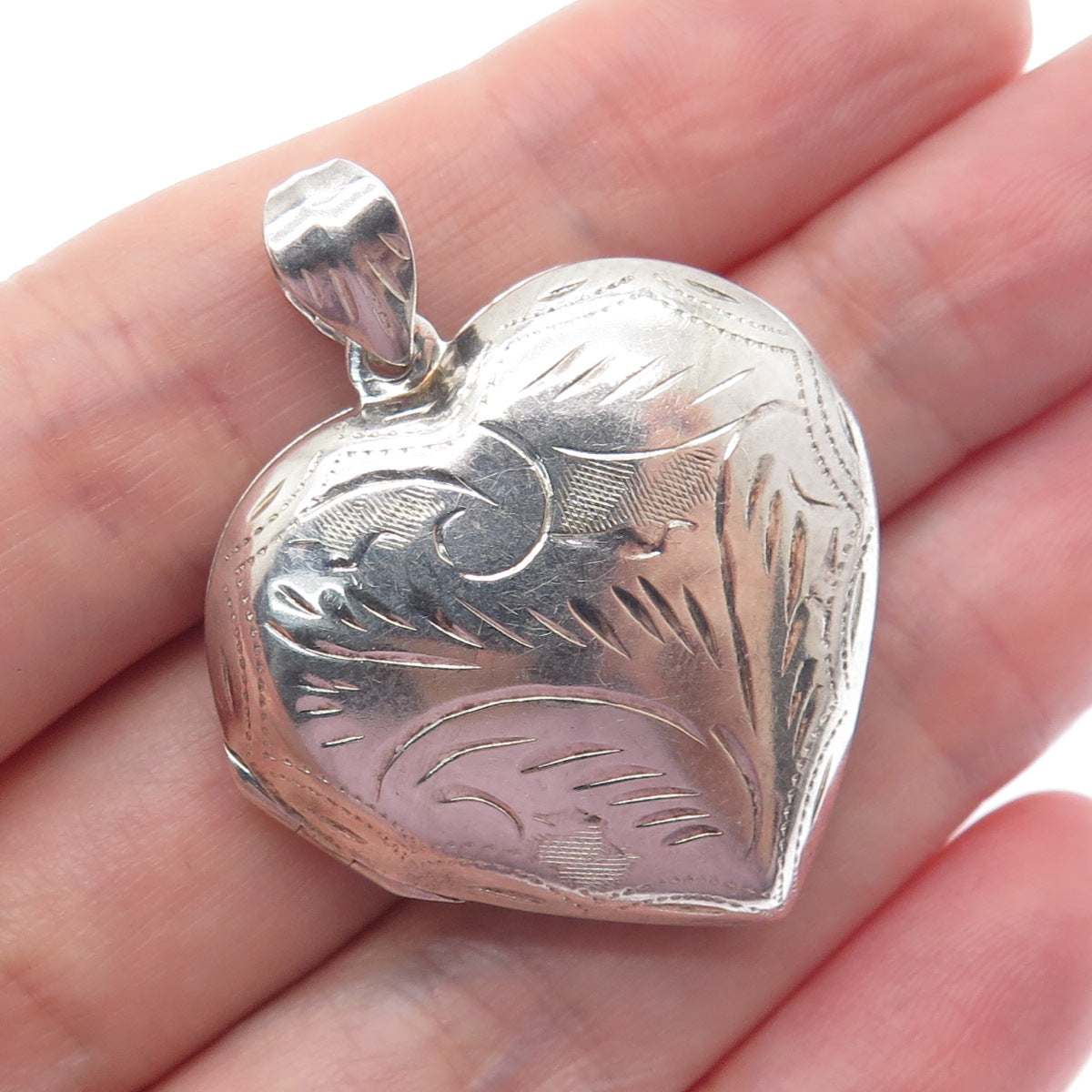 925 Sterling Silver Vintage Engraved Heart Locket Pendant