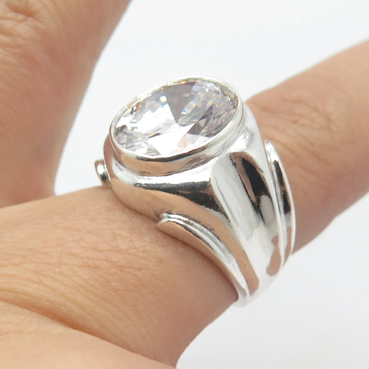 925 Sterling Silver Vintage C Z Ribbed Oval Ring Size 8