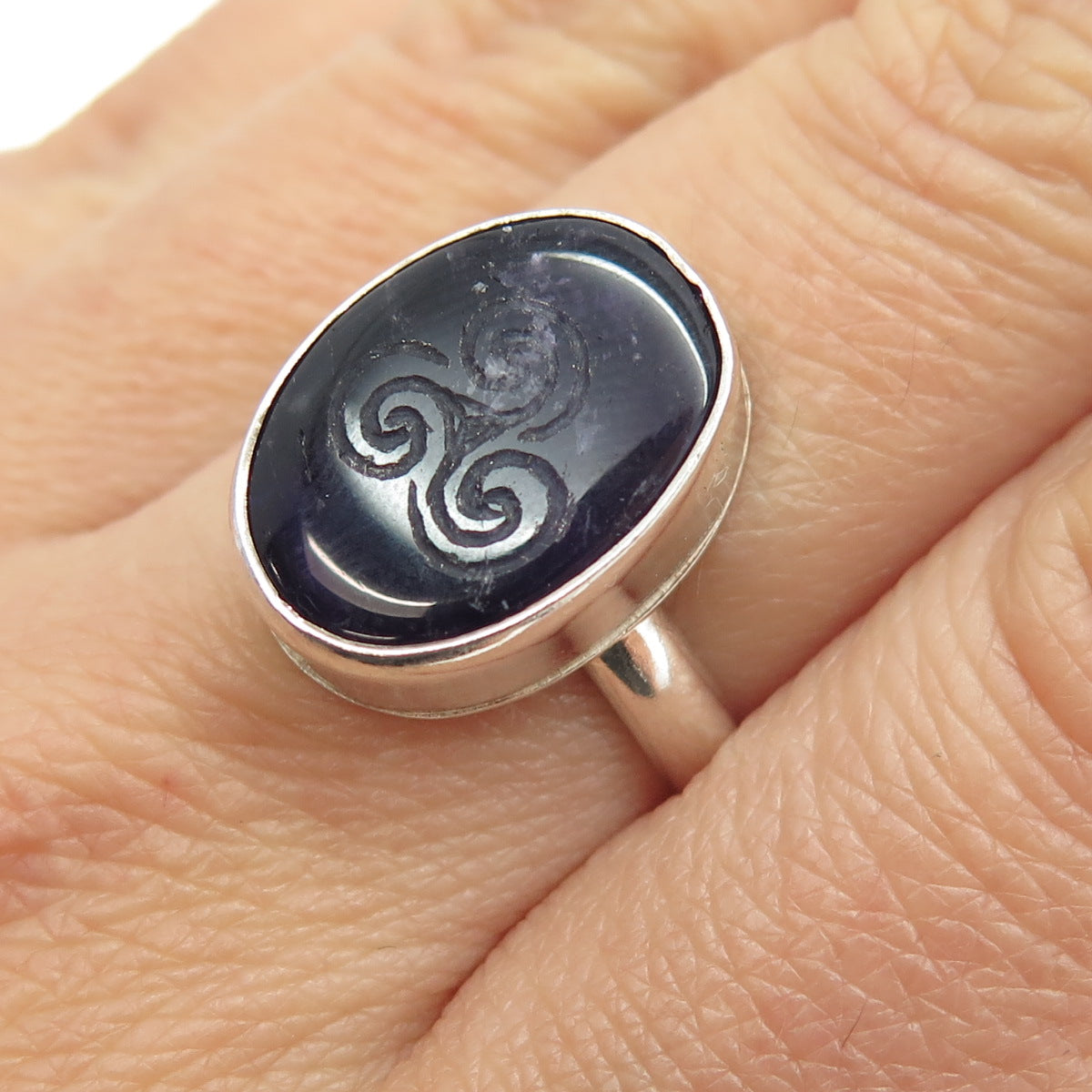 R. STRANGE 925 Sterling Silver Vintage Amethyst Gem Triskelion Ring Size 7.5