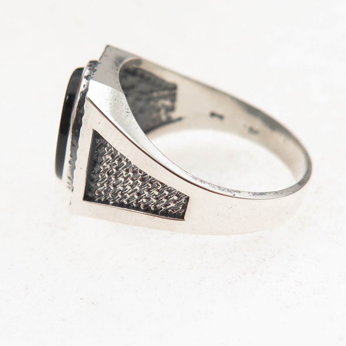 925 Sterling Silver Vintage Real Black Onyx Hammered Oxidized Ring Size 9