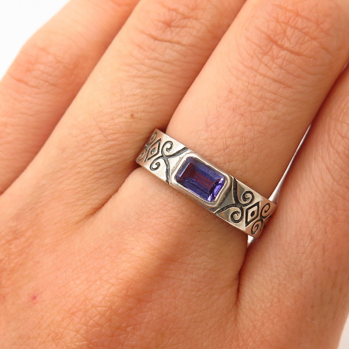 925 Sterling Silver Real Amethyst Gemstone Ornate Design Ring