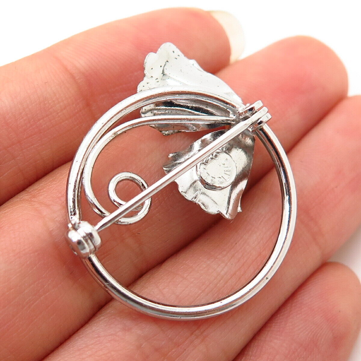 925 Sterling Silver Vintage Real Pearl Leaf Design Round Pin Brooch