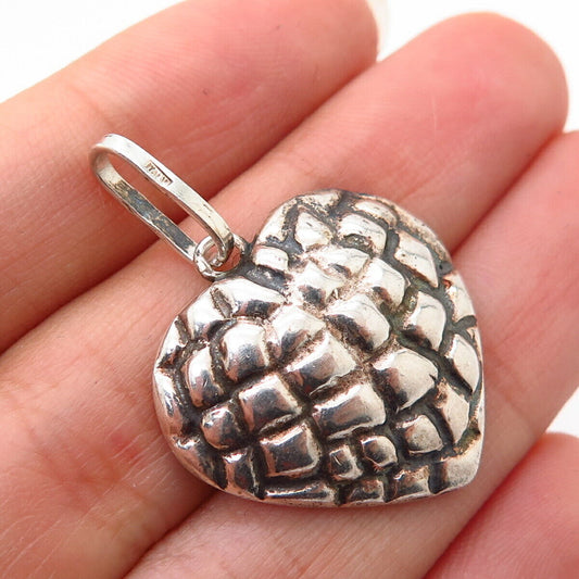 925 Sterling Silver Italy Ribbed Heart Design Pendant