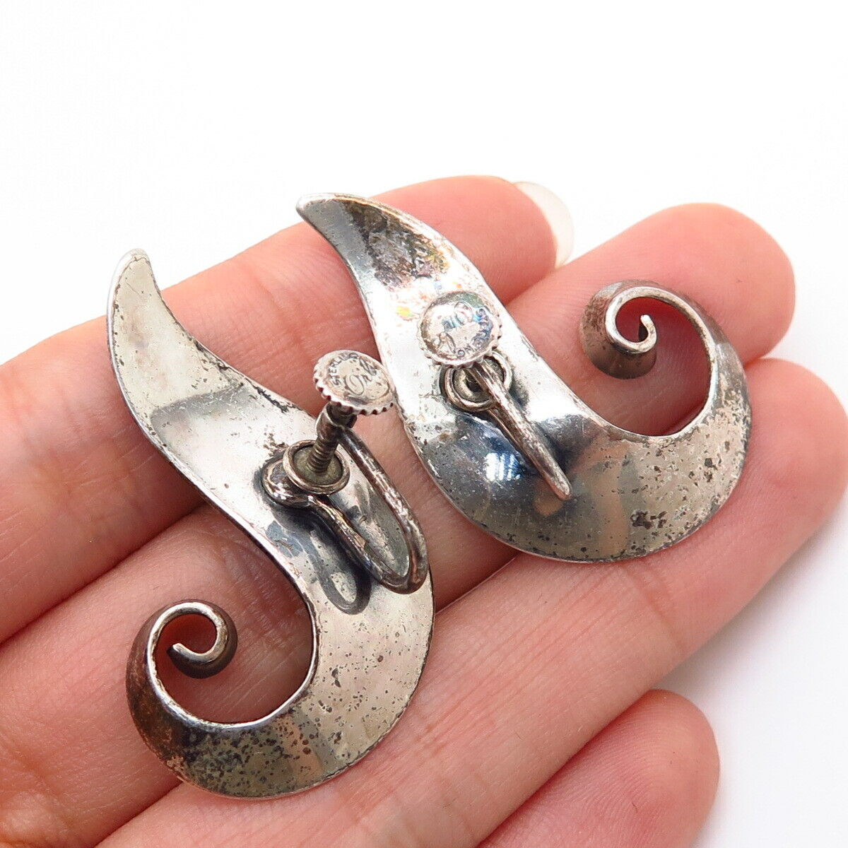 925 Sterling Silver Vintage Modernist Swirl Design Screw Back Earrings