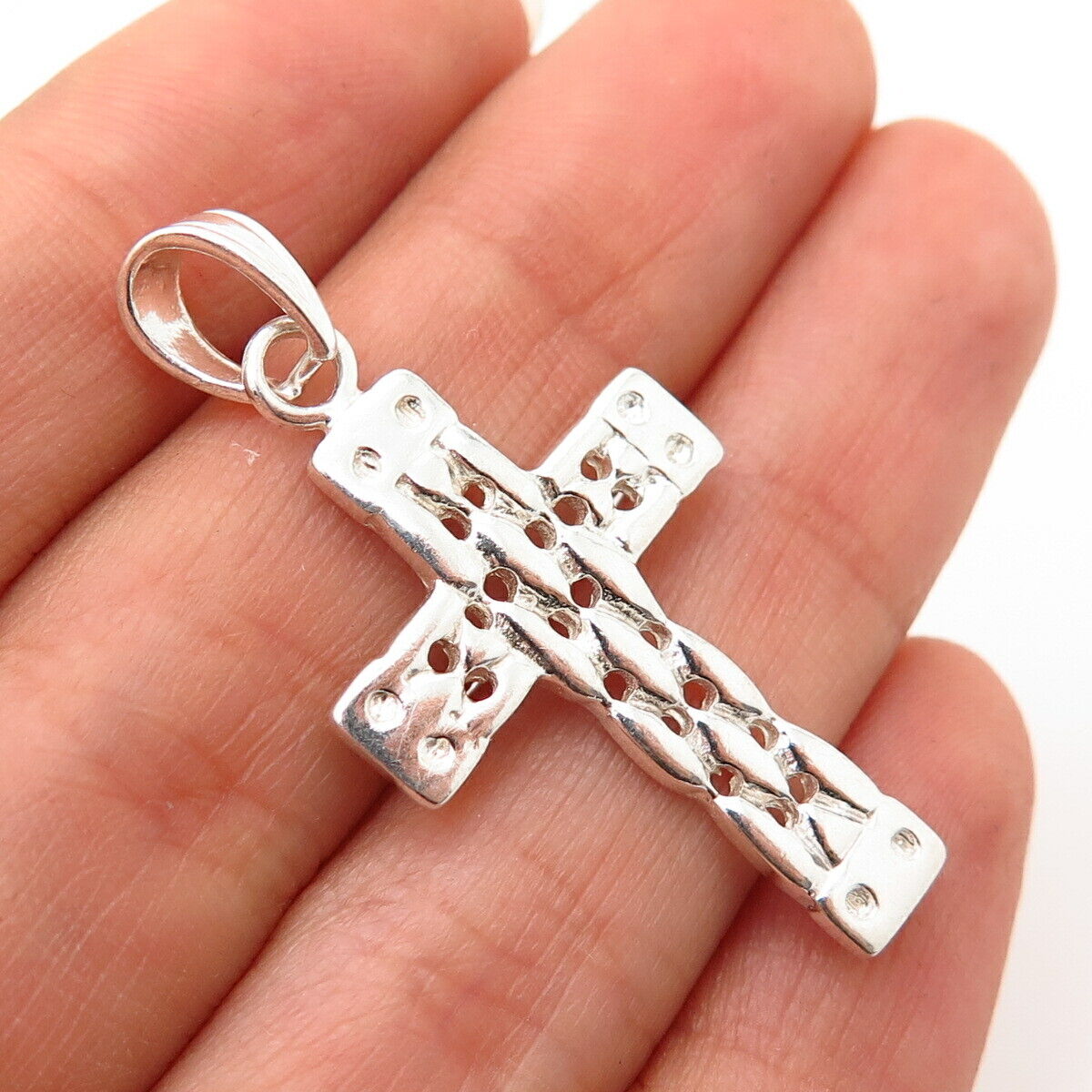 925 Sterling Silver Cutout Design Cross Pendant