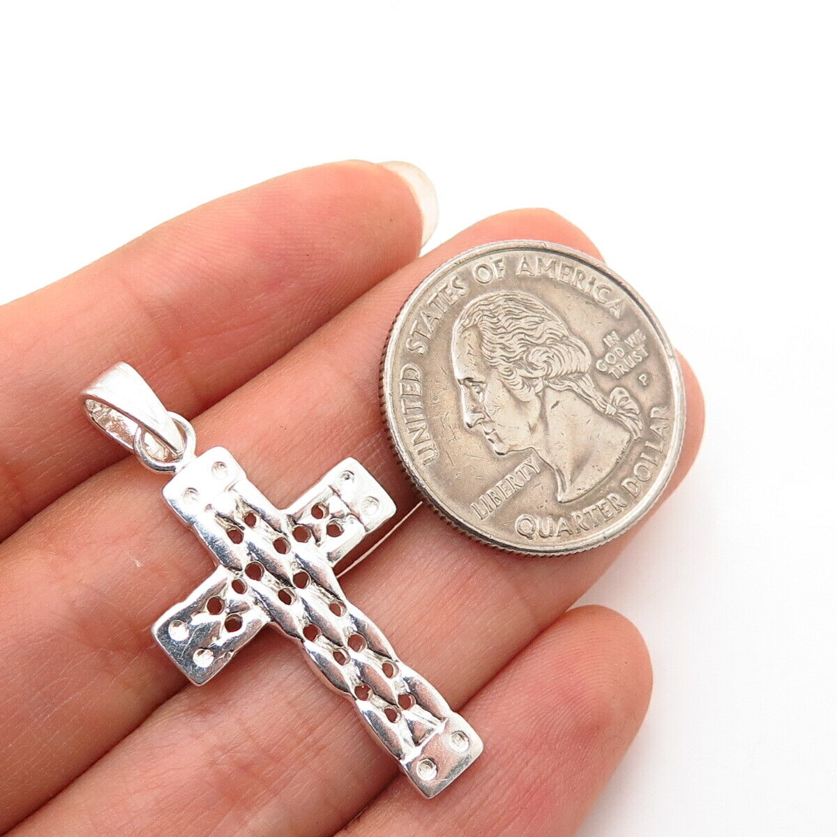 925 Sterling Silver Cutout Design Cross Pendant