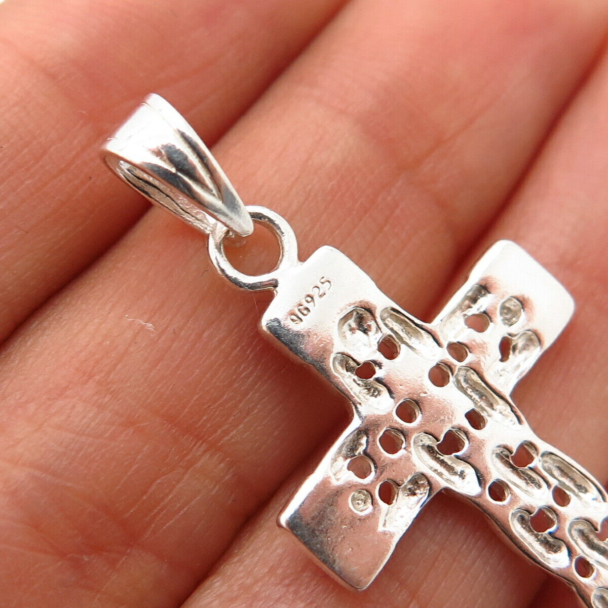 925 Sterling Silver Cutout Design Cross Pendant