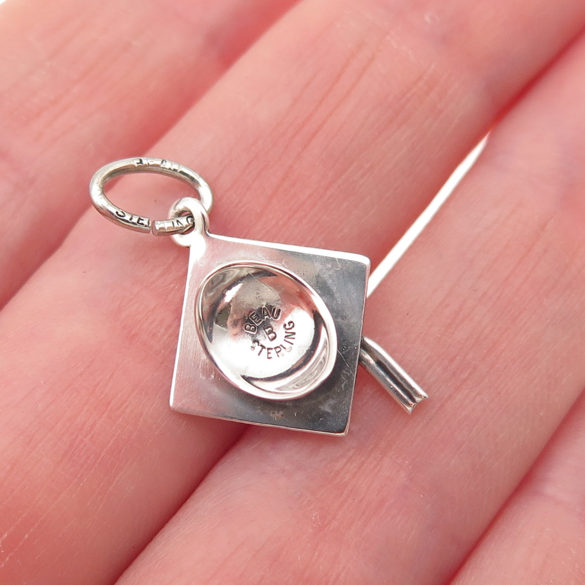 Beau 925 Sterling Silver Vintage Graduation Hat 3D Mini Charm Pendant