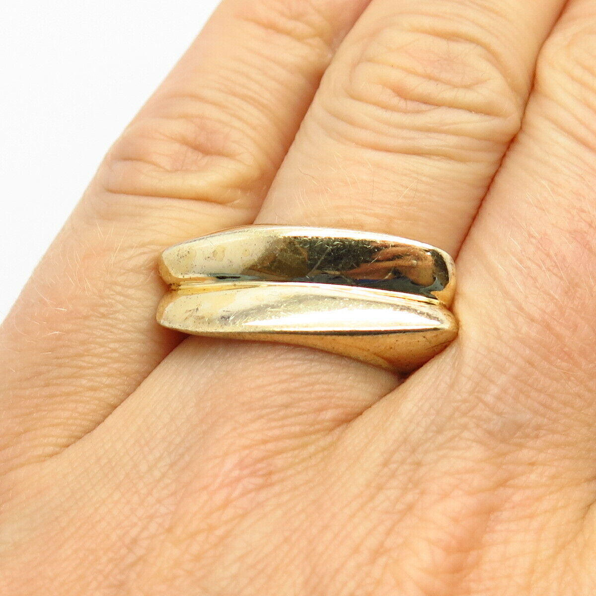 925 Sterling Silver Gold Plated Ribbed Design Ring Size 7