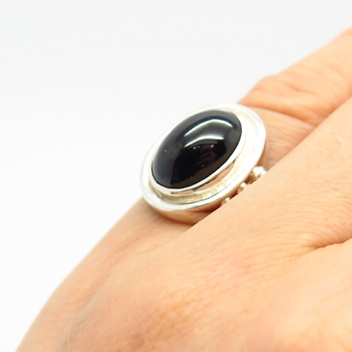 925 Sterling Silver Real Black Onyx Gemstone Ribbed Design Ring