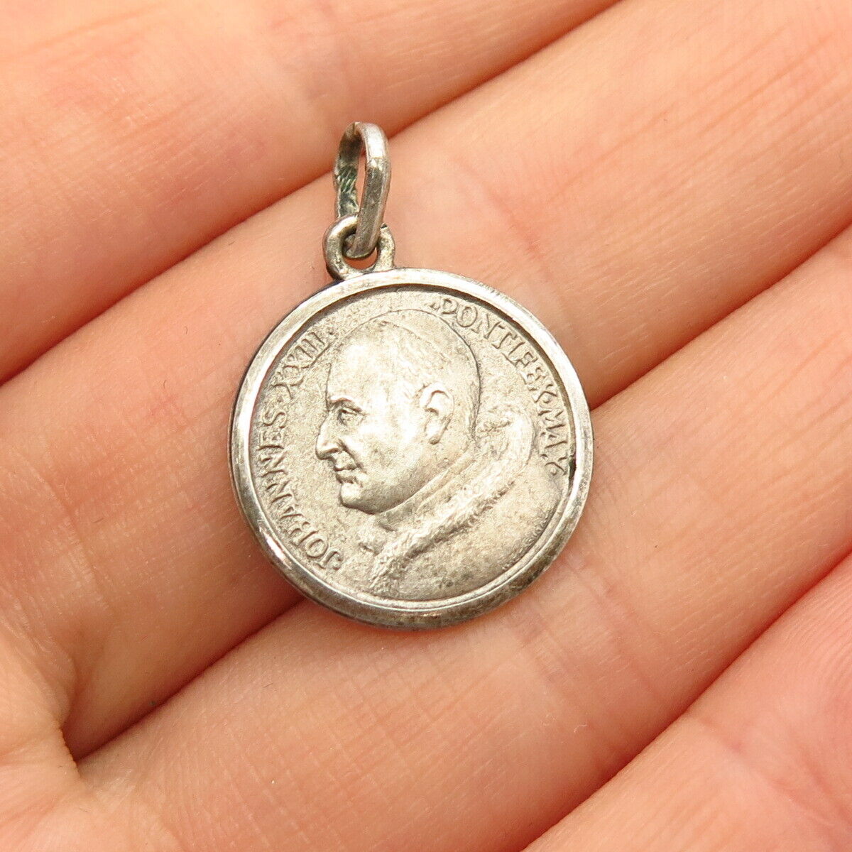 800 Silver Vintage St. Peter's Basilica & Pontifex Ioannes XXIII Charm Pendant