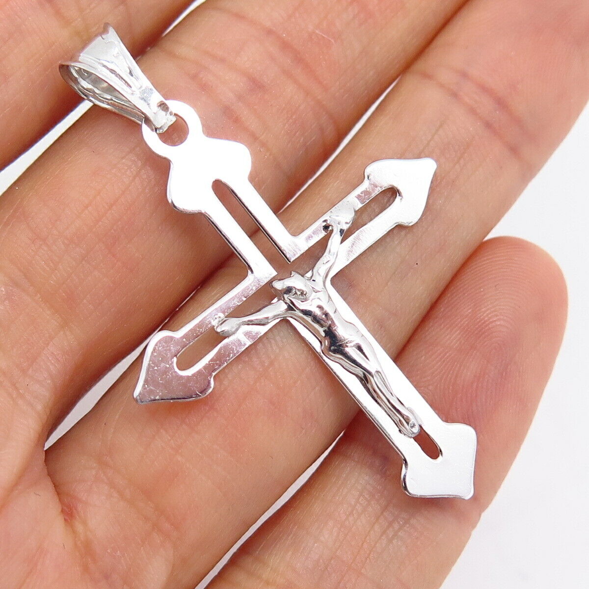 925 Sterling Silver Cutout Crucifix Cross Pendant