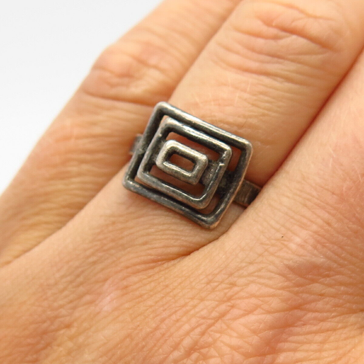 925 Sterling Silver Cutout Square Design Ring Size 7