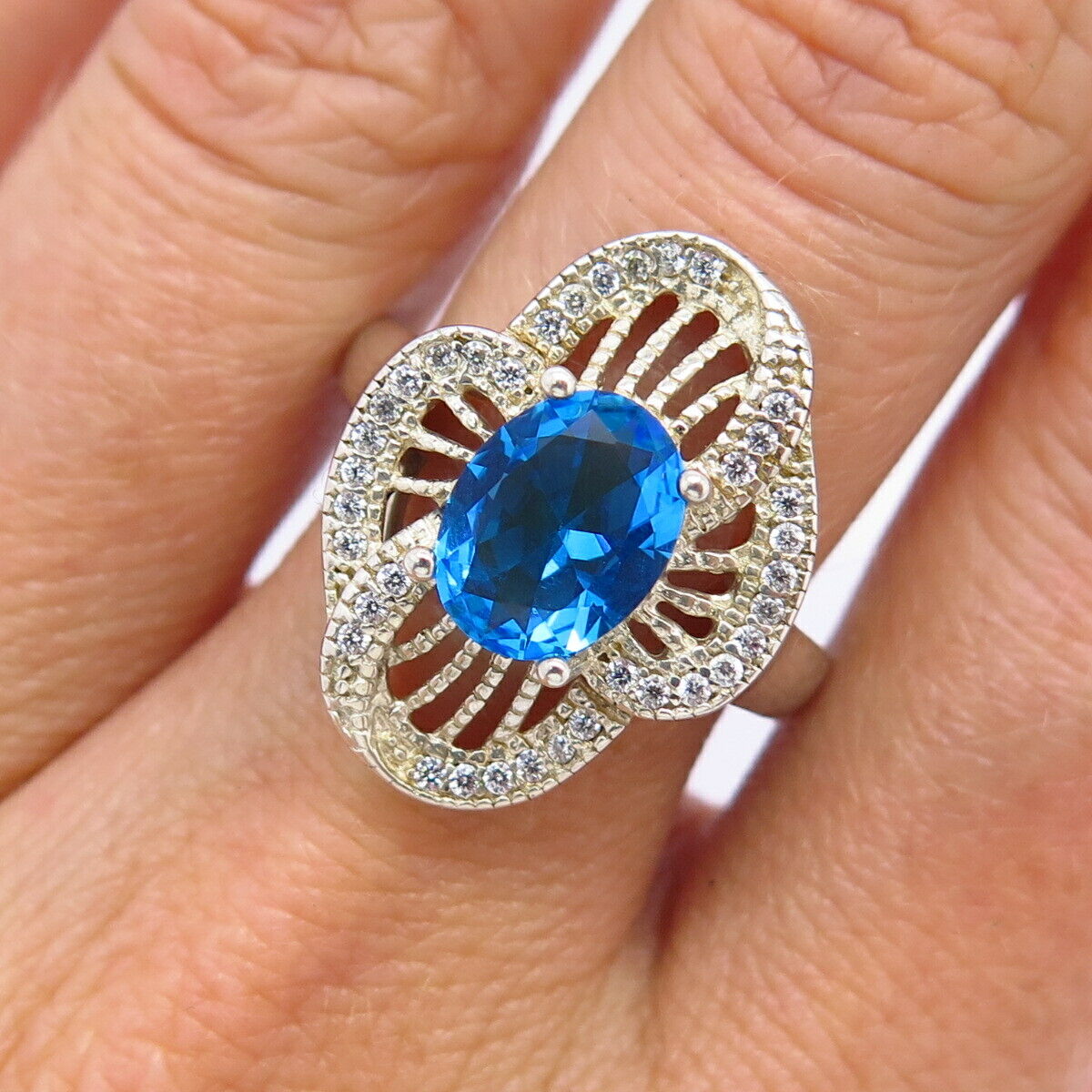 925 Sterling Silver White & Blue Topaz-Tone C Z Floral Design Ring Size 7 1/4