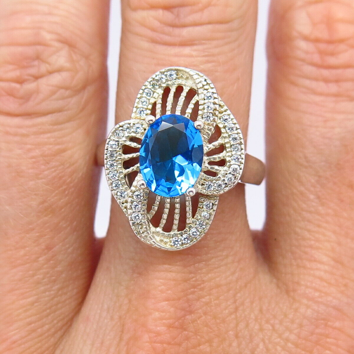 925 Sterling Silver White & Blue Topaz-Tone C Z Floral Design Ring Size 7 1/4