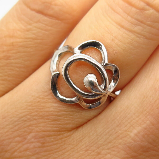 925 Sterling Silver Floral Design Ring Size 5 3/4