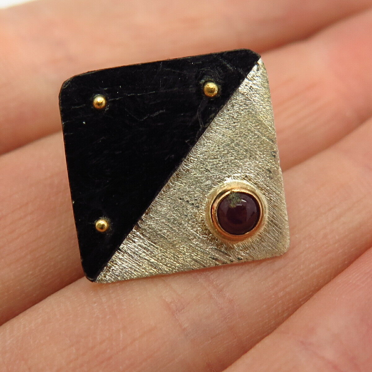 925 Sterling Silver 2-Tone Victor Alfaro Real Ruby Gem & Shell Square Pin