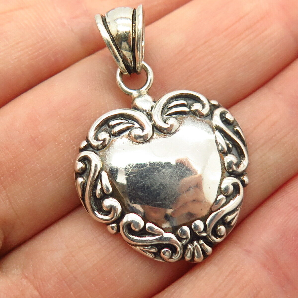 925 Sterling Silver Swirl Heart Design Pendant