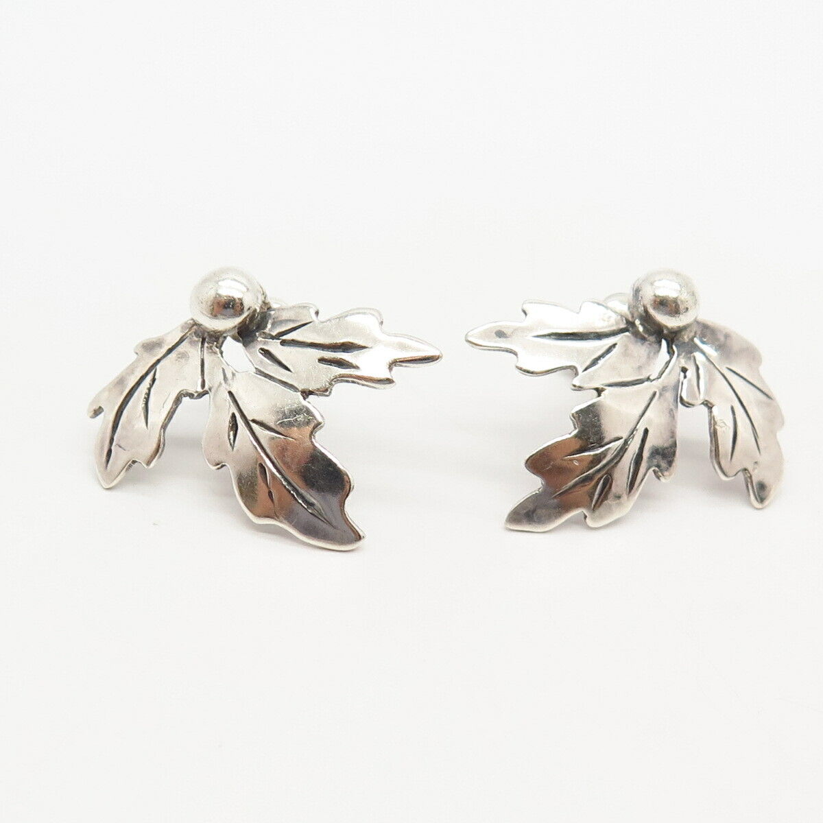 925 Sterling Silver Vintage Oak Leaf Design Screw Back Earrings