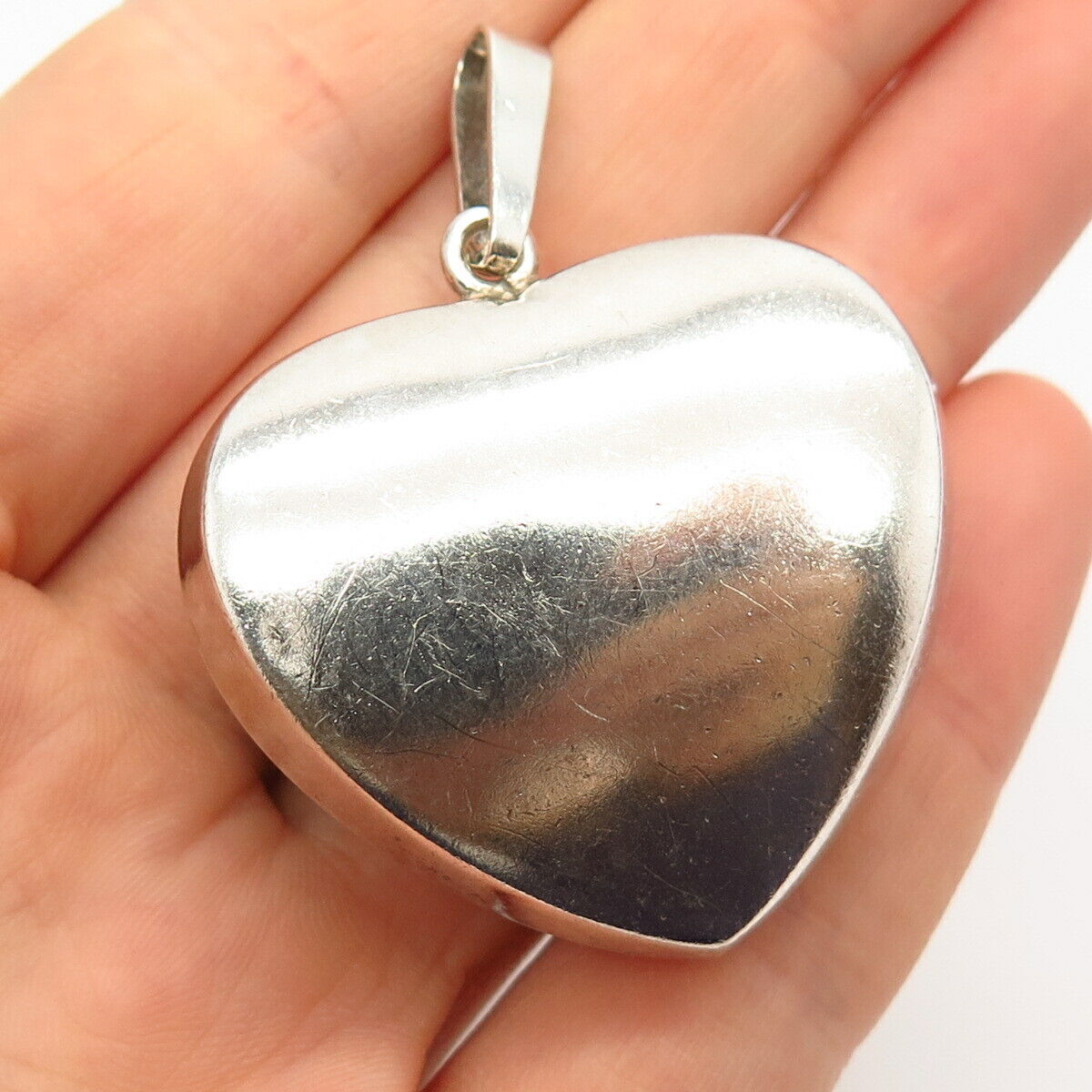 925 Sterling Silver Heart Design Hollow Pendant